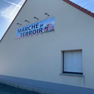 Façade Marché du terroir à Saint-Inglevert