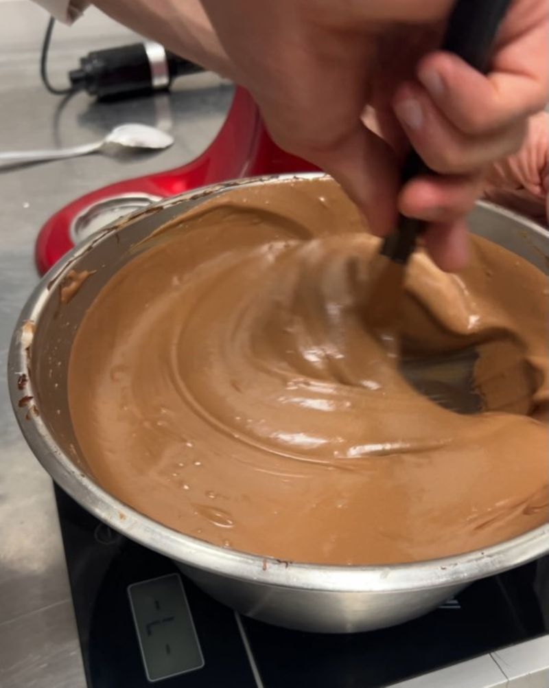 Photo Claire Decraene : la mousse est prête, elle figera au frigo