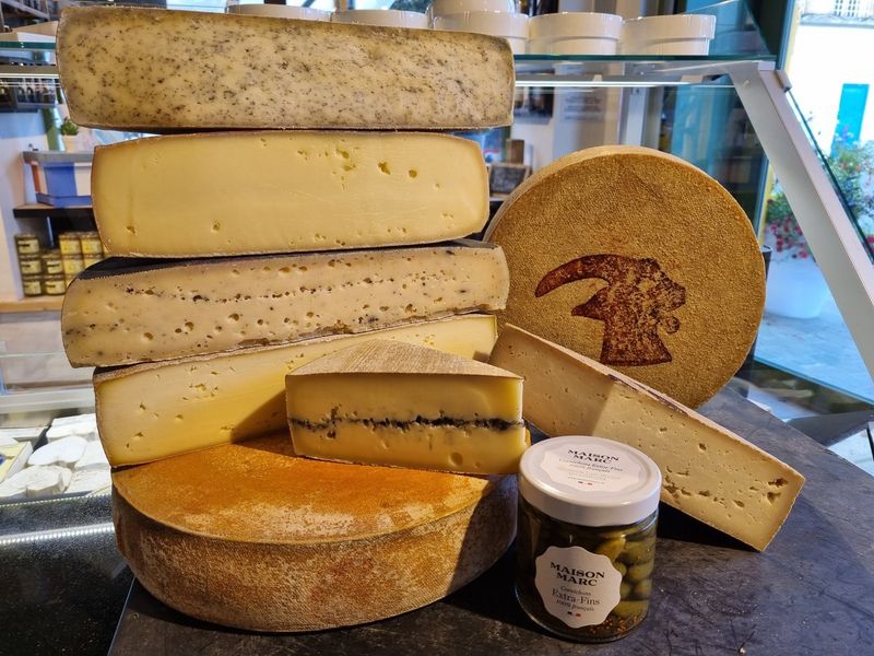 Fromages sélection raclette chez Bruno Toulemonde à Tourcoing