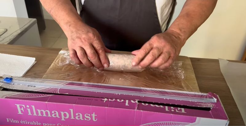 Photo : Enveloppez la ballotine dans du film étirable