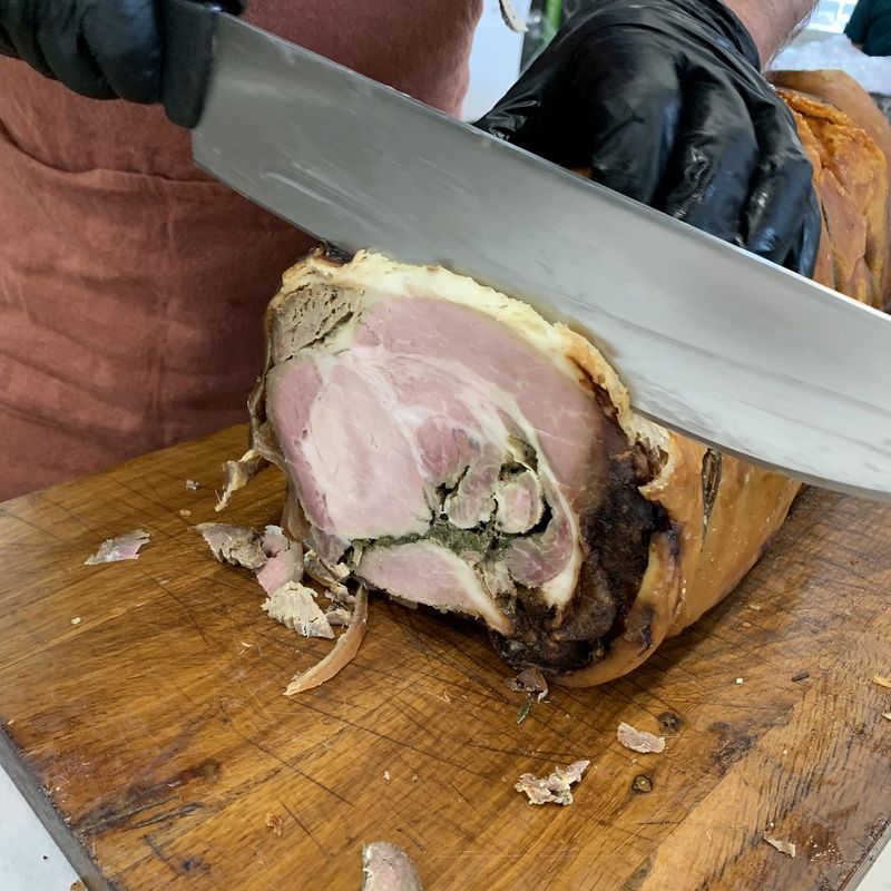 Porchetta aux herbes, charcuterie traditionnelle italienne à La Bottega Épicerie à Lille 
