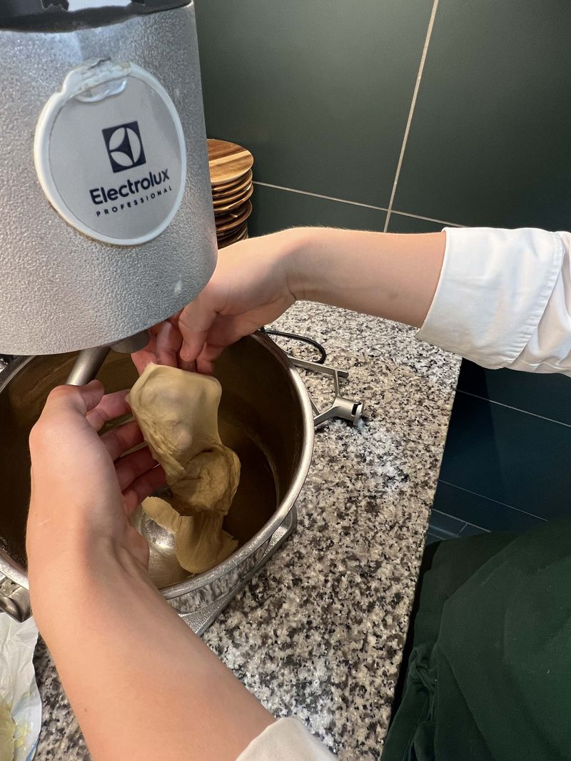 Photo Claire Decraene : pâte bien élastique