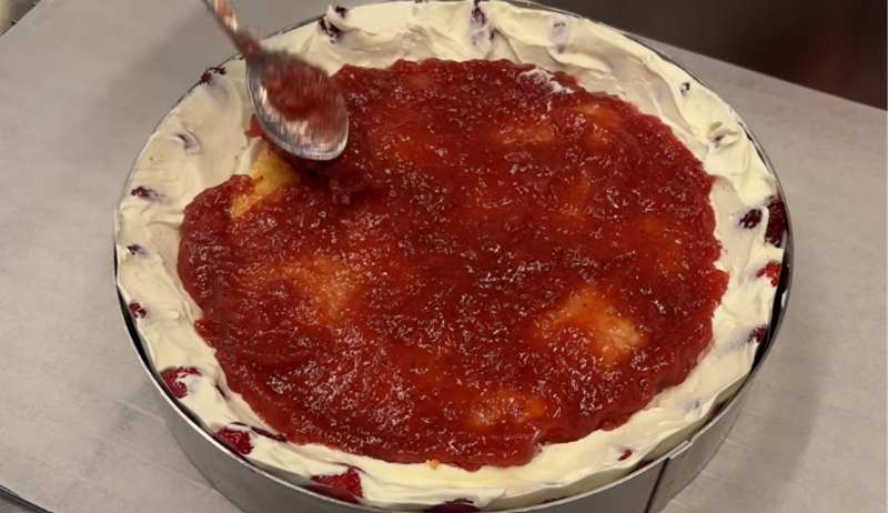 Photo : ajoutez le confit de fraise