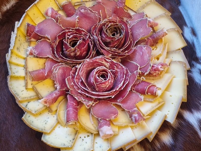 Plateau de charcuterie et fromages chez Bruno Toulemonde fromager affineur à Tourcoing