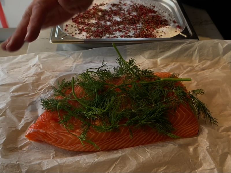 Photo : Aneth sur le filet de saumon