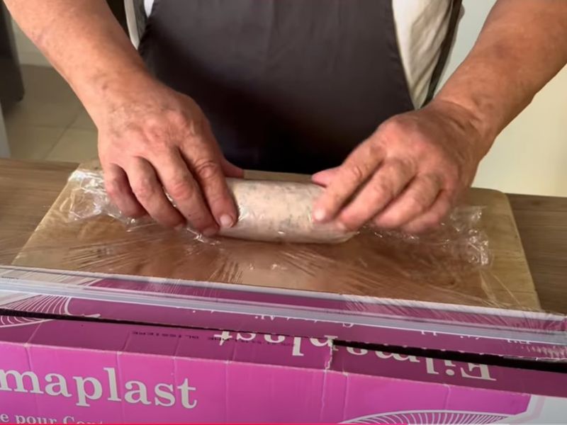Photo : Enveloppez la ballotine dans du film étirable