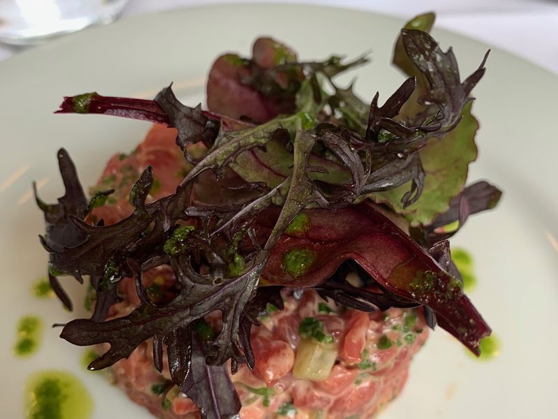 Photo : tartare au couteau brasserie Le Quai à Lambersart