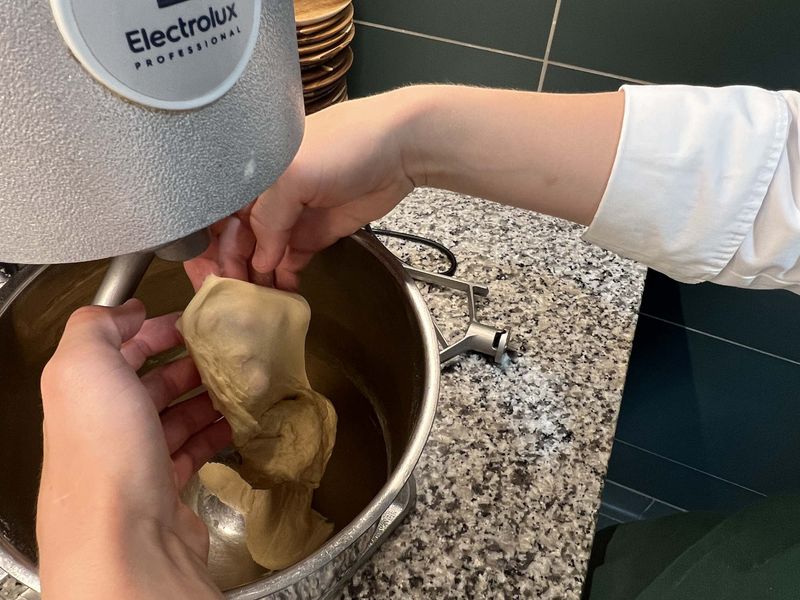 Photo Claire Decraene : pâte bien élastique