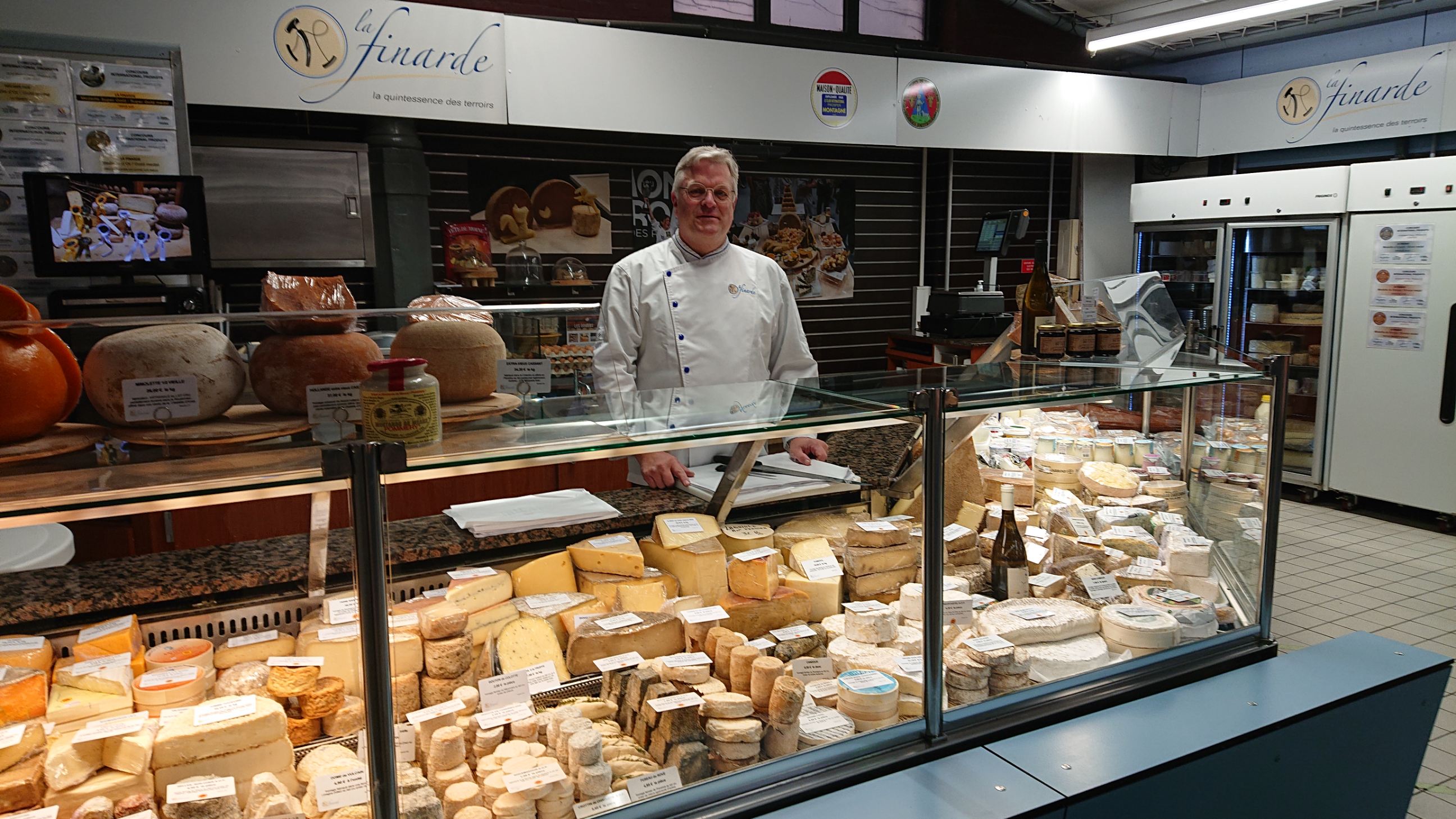 Stand La Finarde Fromager Halles de Wazemmes Lille