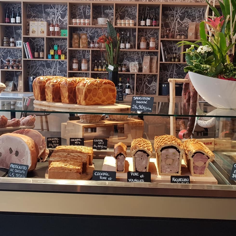 Charcuterie Bonnard, pâté en croûte et saucisson brioché