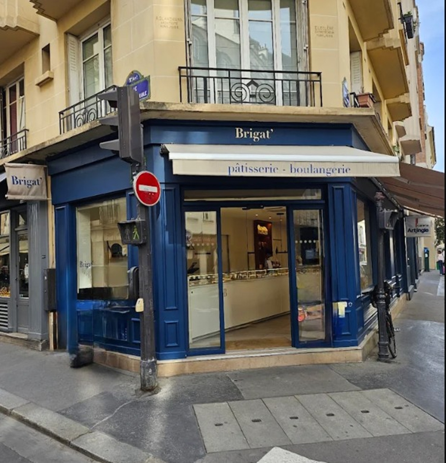 Brigat'