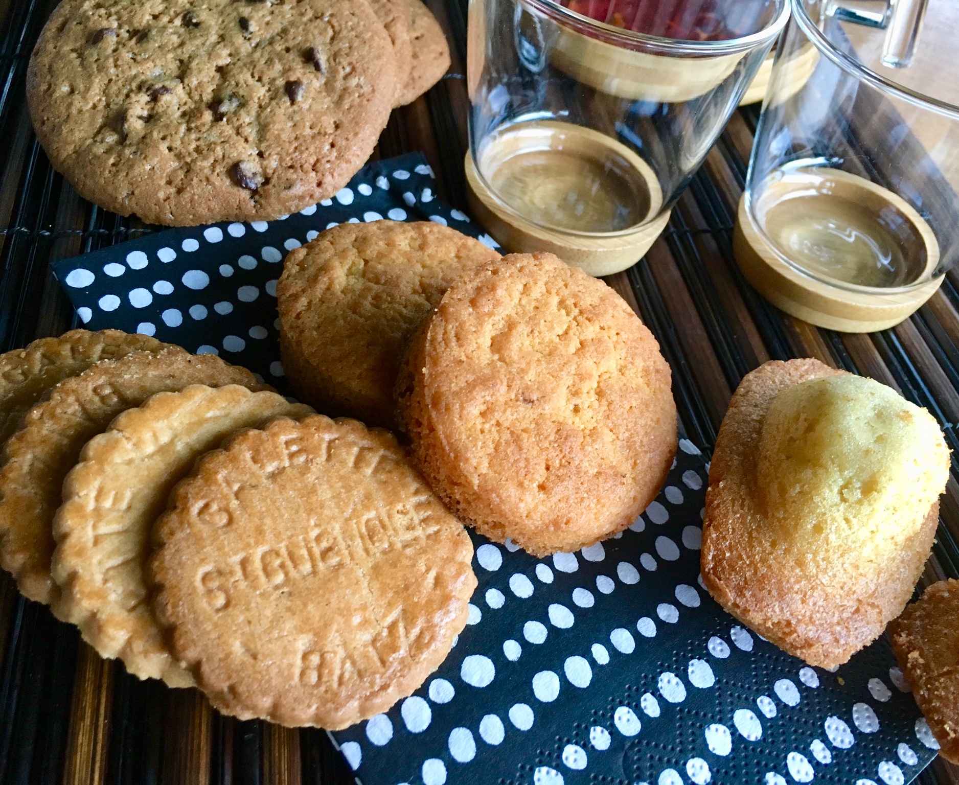 Palets galettes promesses madeleines biscuiterie saint guénolé à Batz sur mer