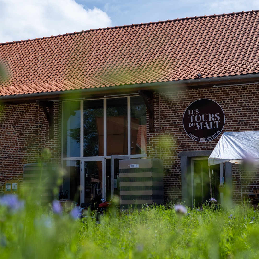 Façade brasserie artisanale Les tours du malt à Hem